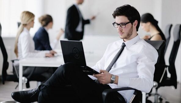 El trabajo sedentario como causa de osteocondrosis lumbar.