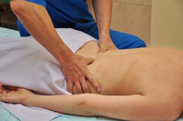 Masaje de espalda, restablecimiento de las funciones motoras en la osteocondrosis. 