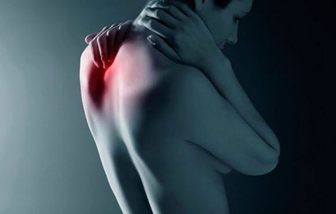 dolor debajo del omóplato izquierdo desde la espalda